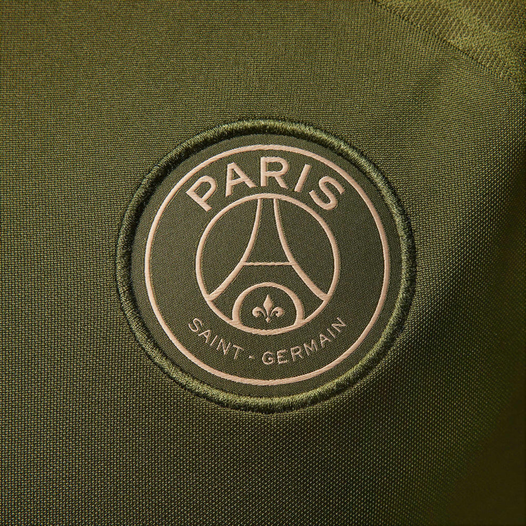 Paris Saint-Germain Strike 4th shirt