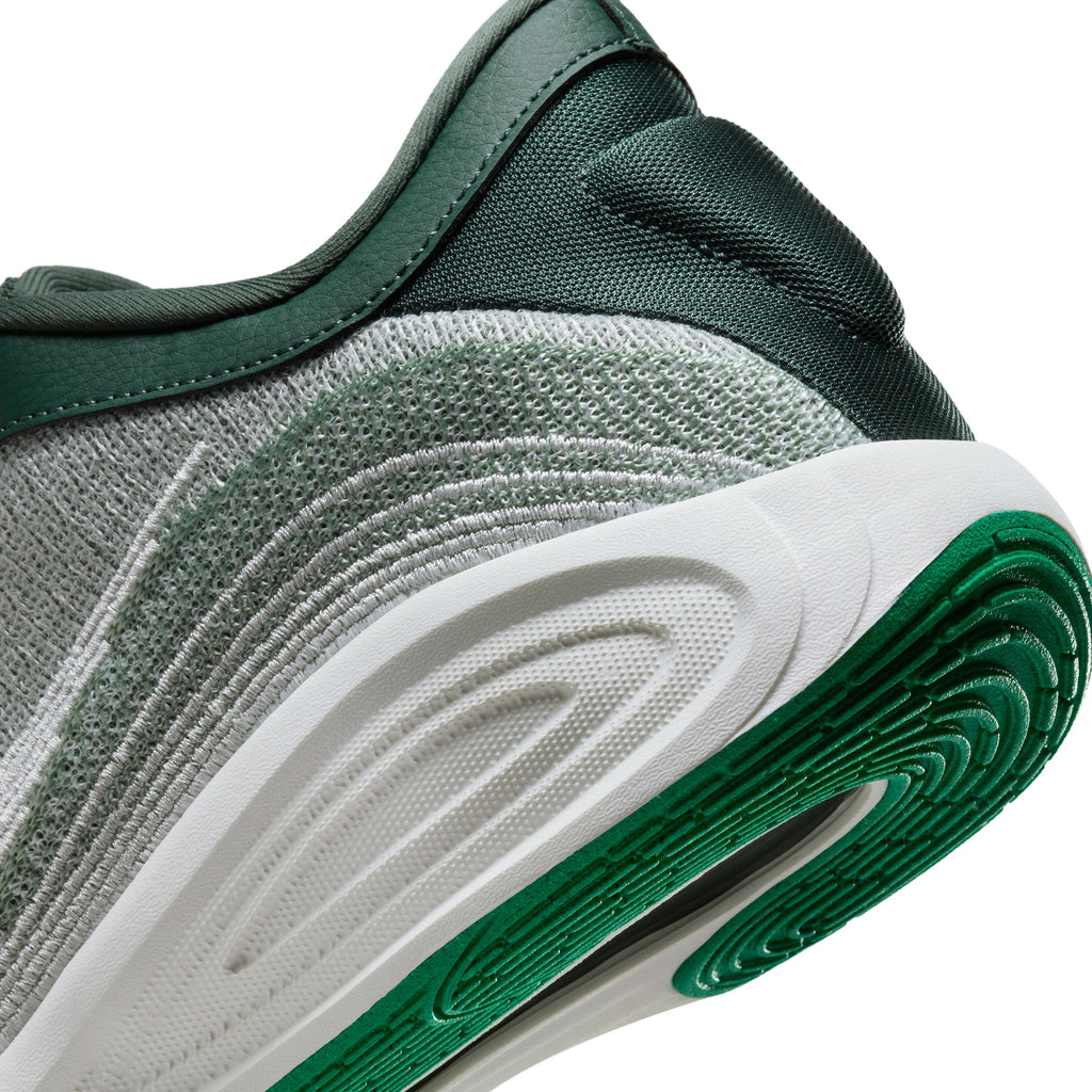 Q.T. Hustle Academy basketbalschoenen