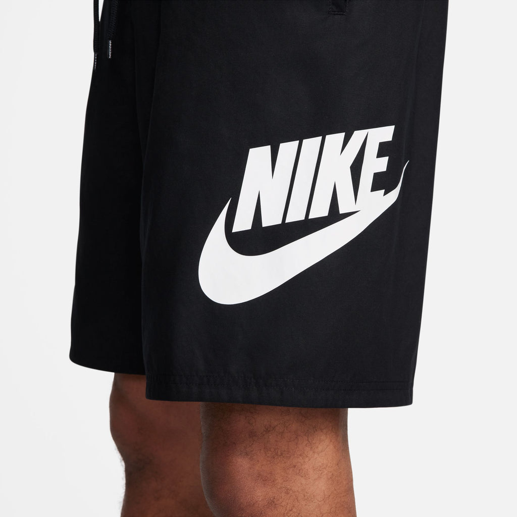 Club Woven short