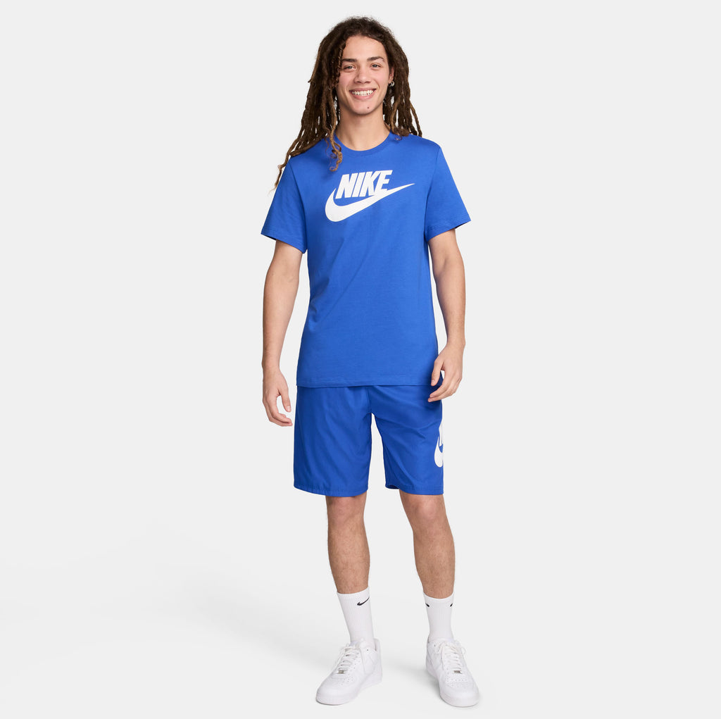 Club Woven short
