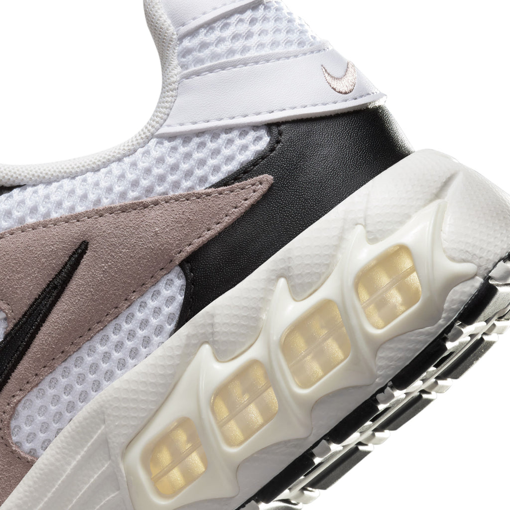 Air Zoom Fire sneakers