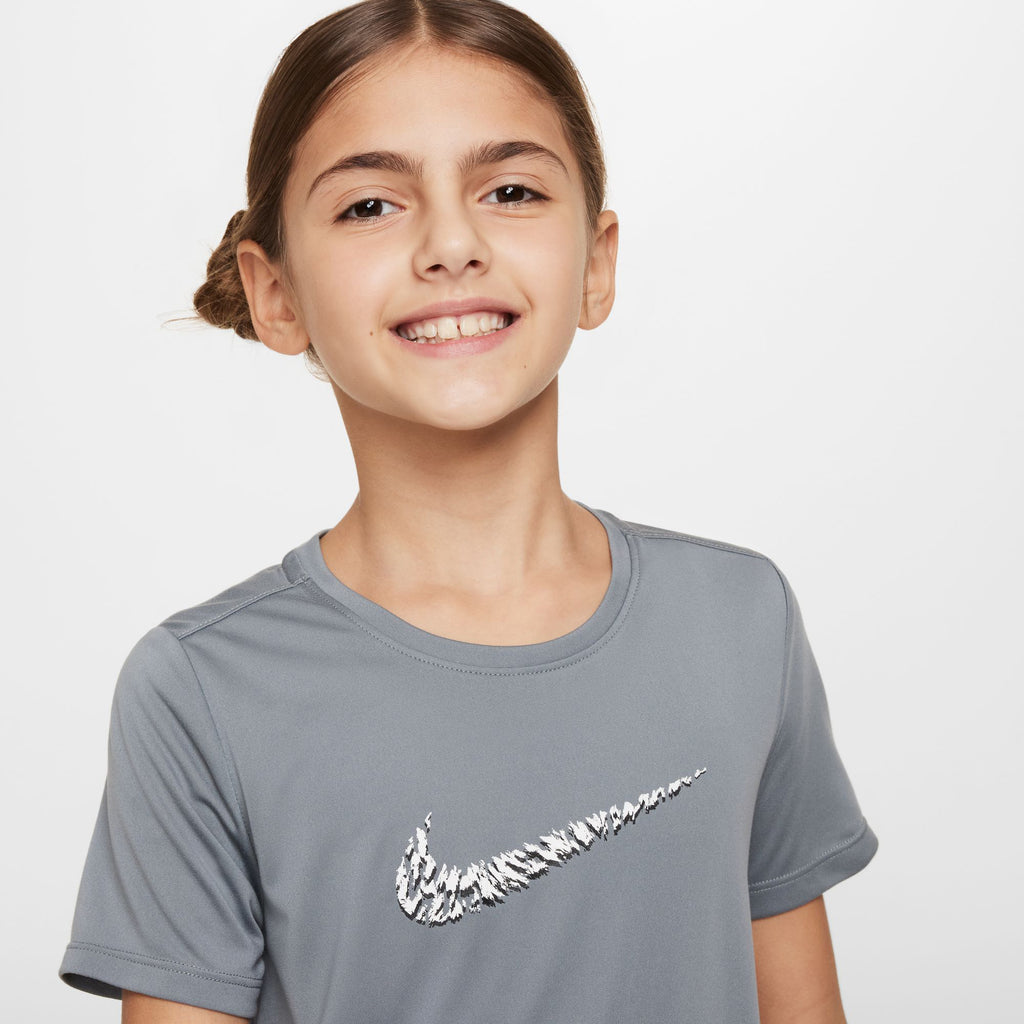 One shortsleeve shirt