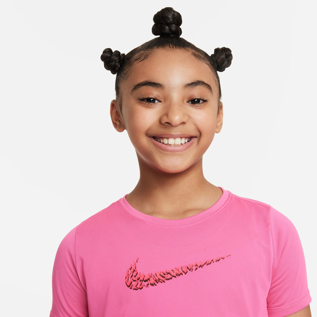 One shortsleeve shirt