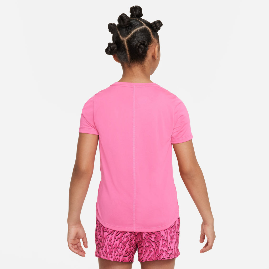 One shortsleeve shirt