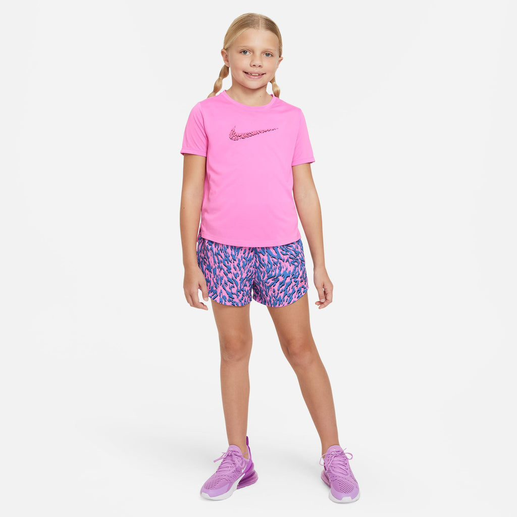 One shortsleeve shirt