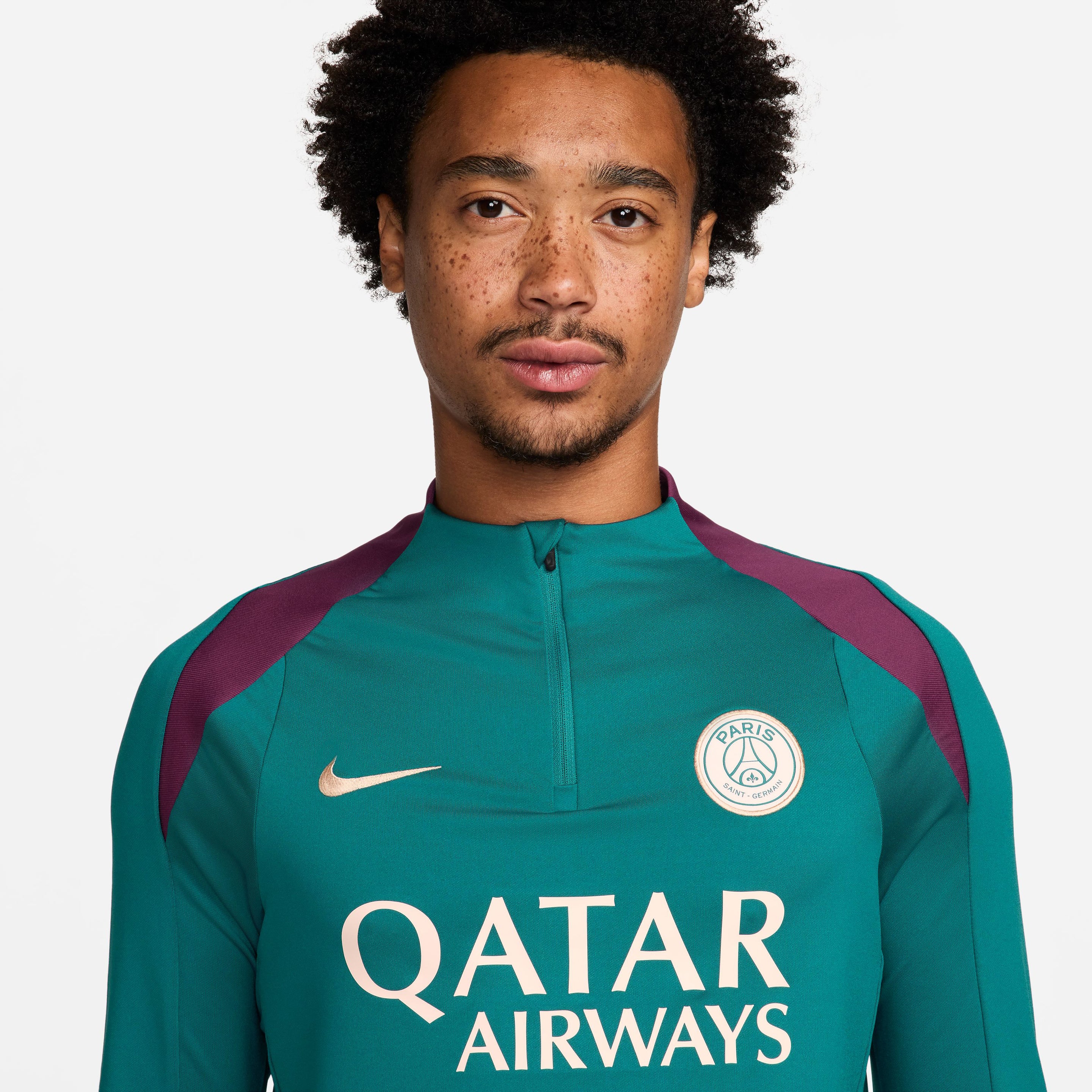 Paris Saint-Germain Strike shirt 24/25