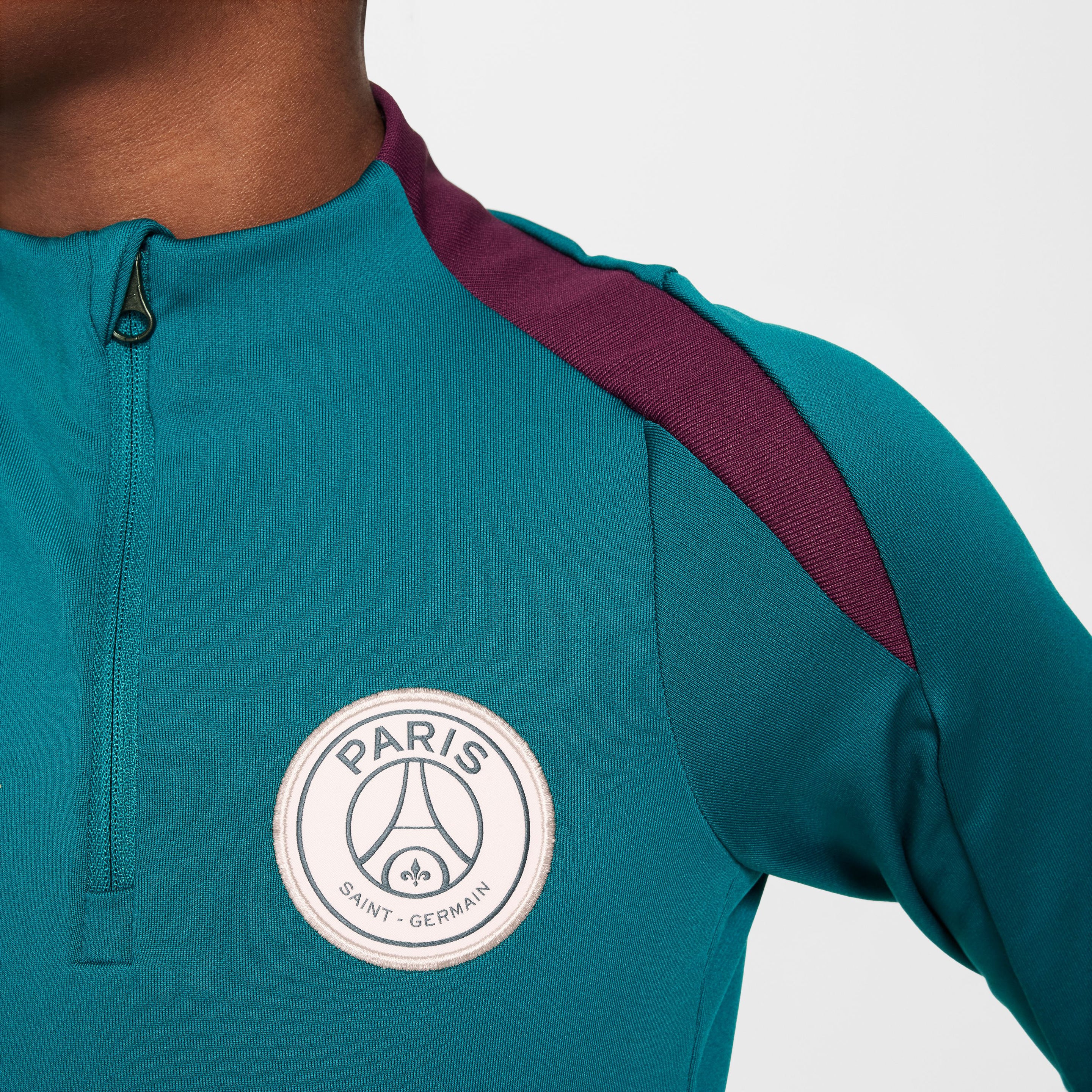 Paris Saint-Germain Strike shirt 24/25