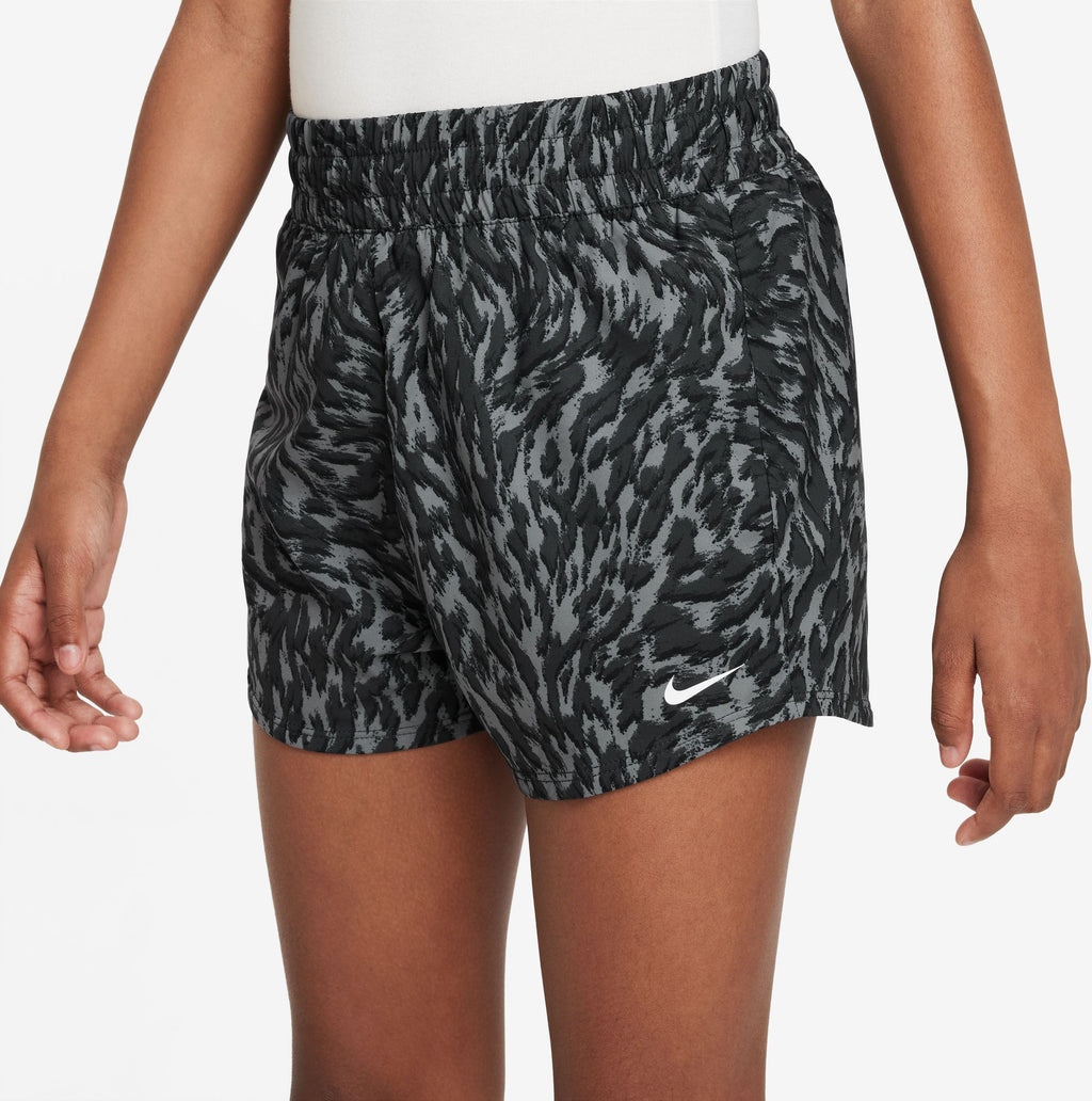 One Woven short