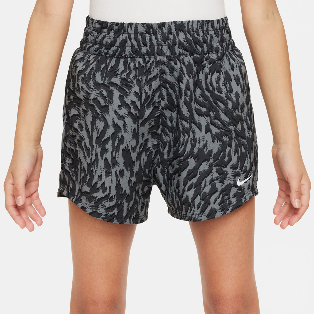 One Woven short