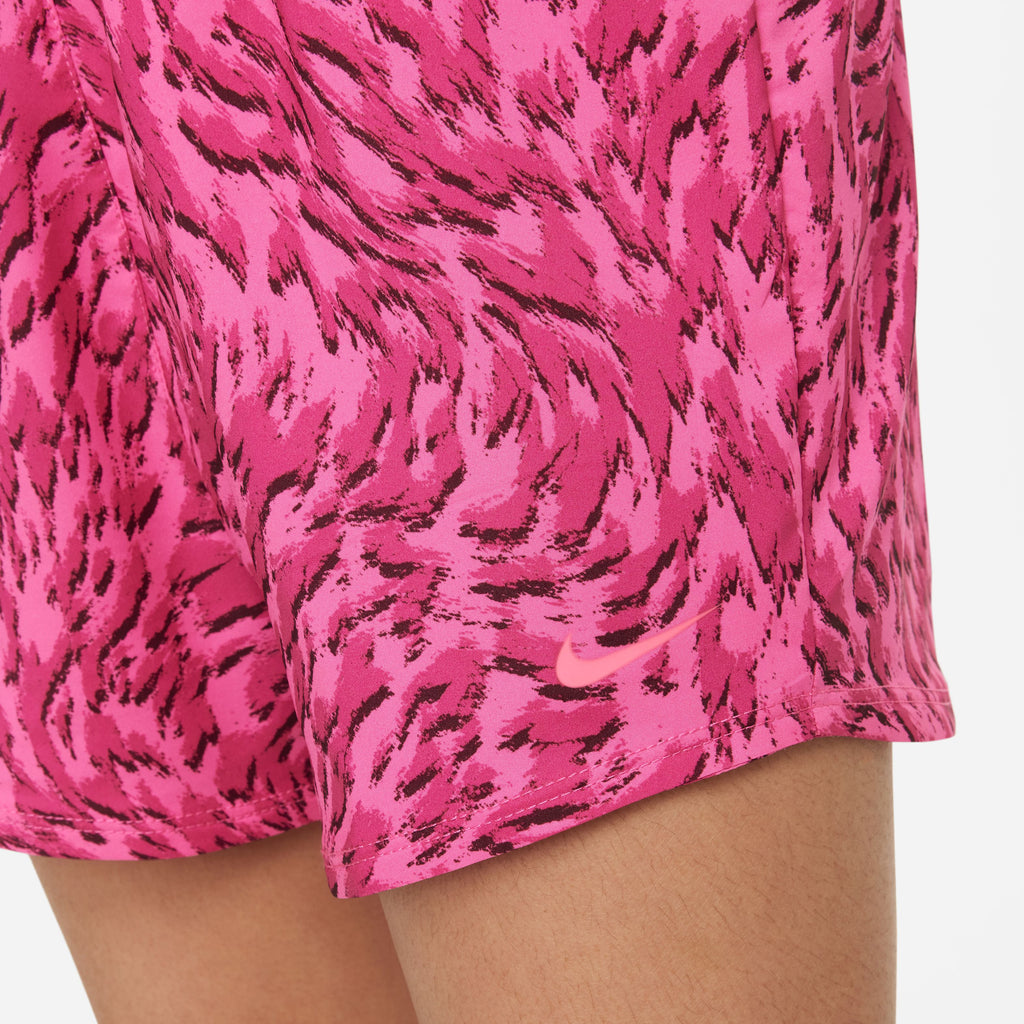 One Woven short