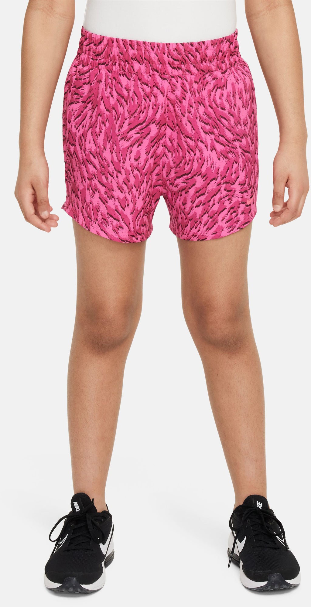 One Woven short