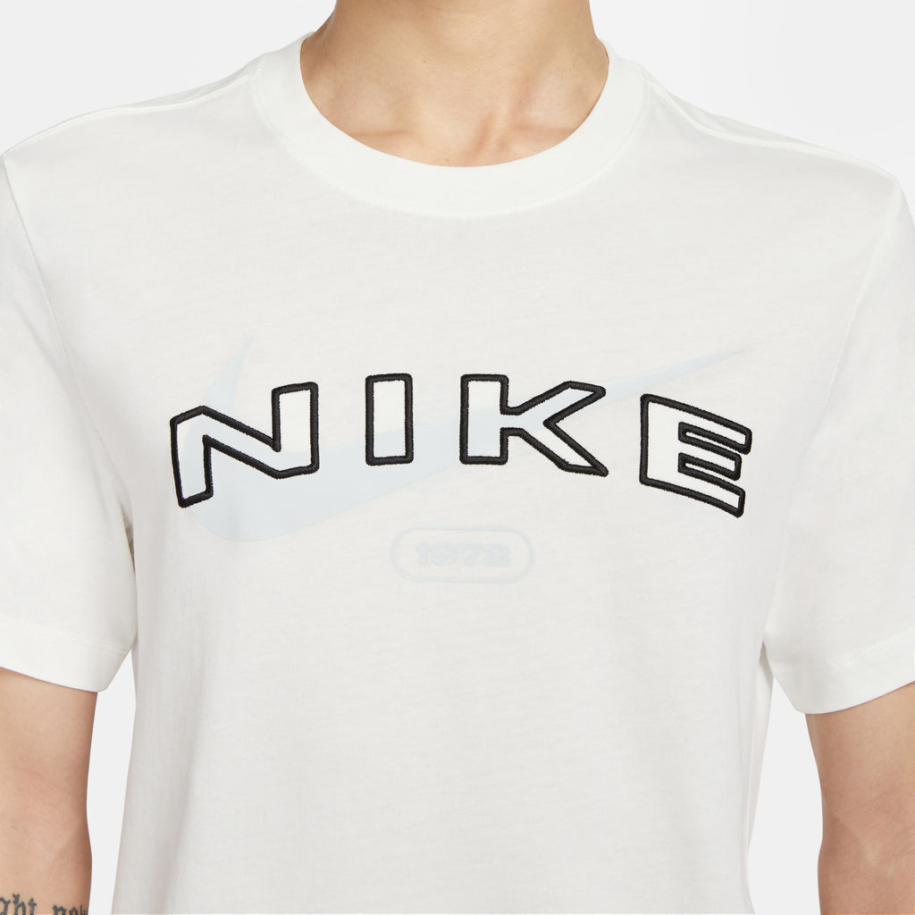 Sportswear shortsleeve shirt