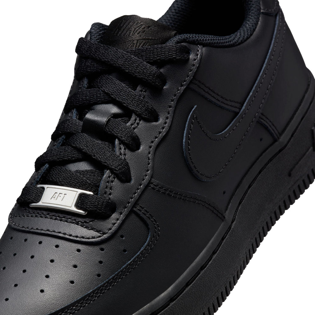Air Force 1 LE sneakers