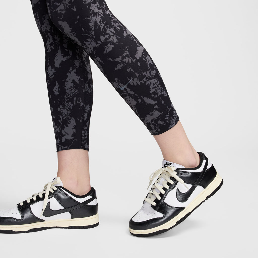 One High-waisted 7/8 legging