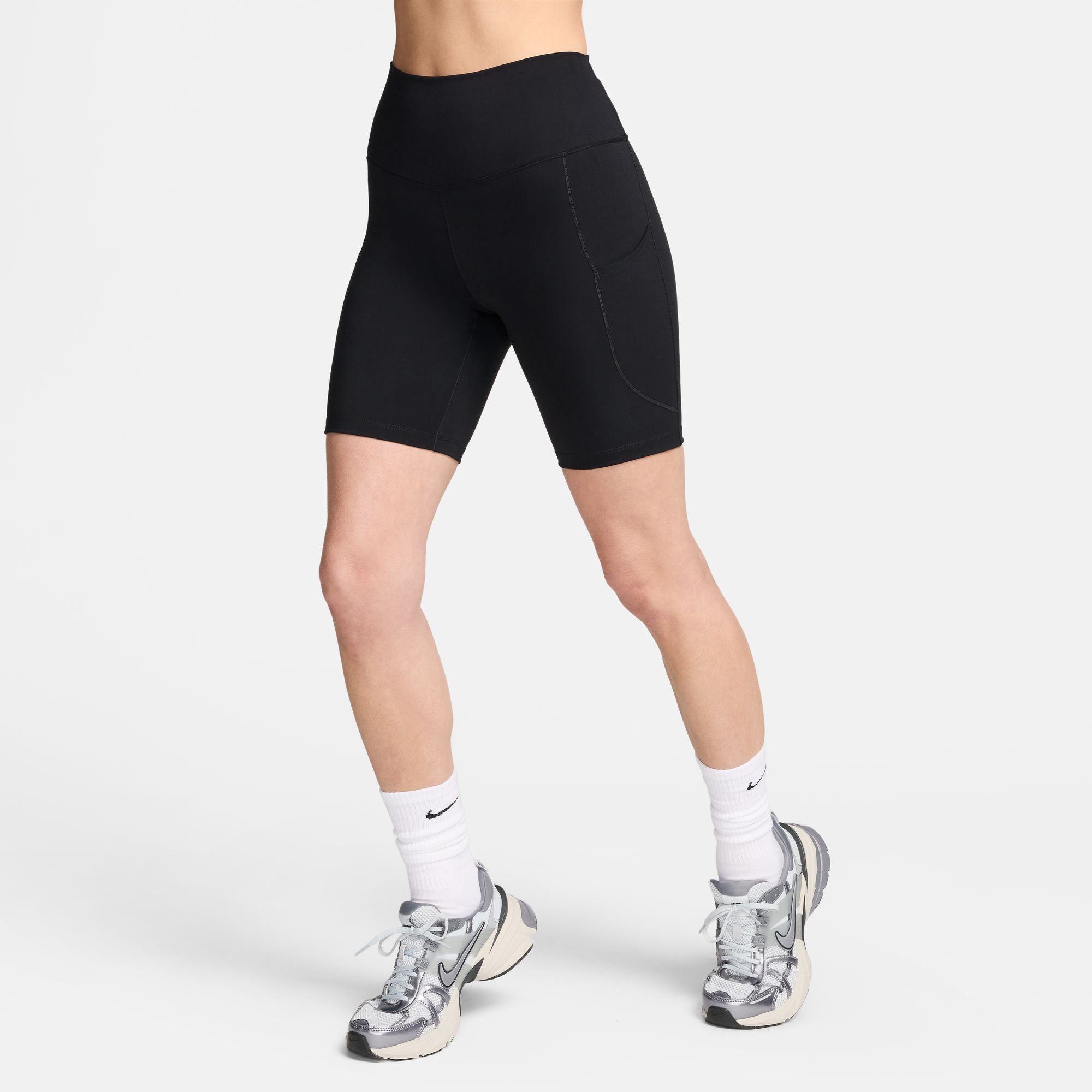 One High-waisted Biker short