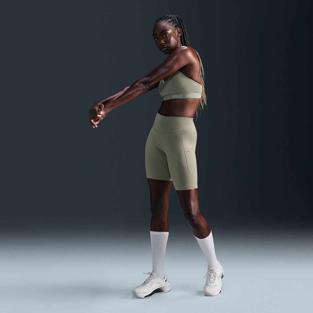 One High-waisted Biker short