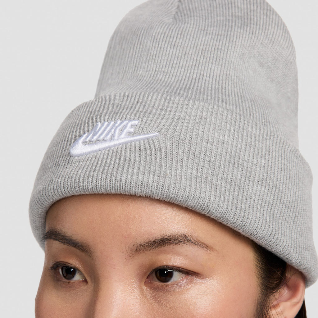Peak beanie
