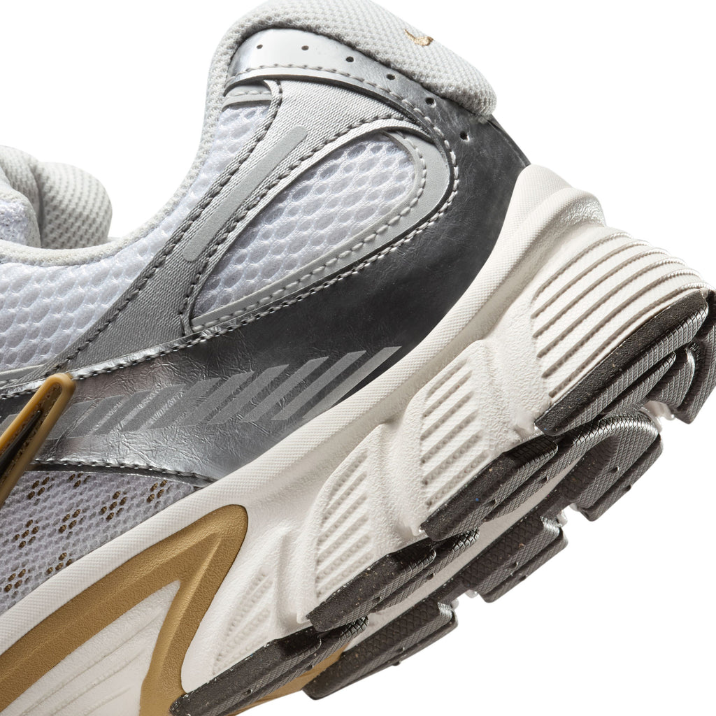 V5 RNR sneakers