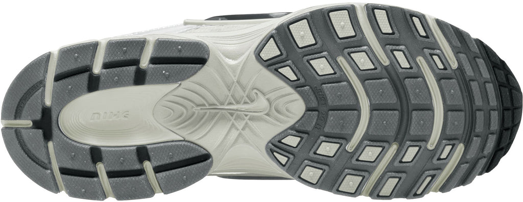 V5 RNR sneakers