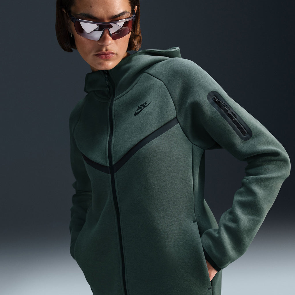 Tech Fleece sweater