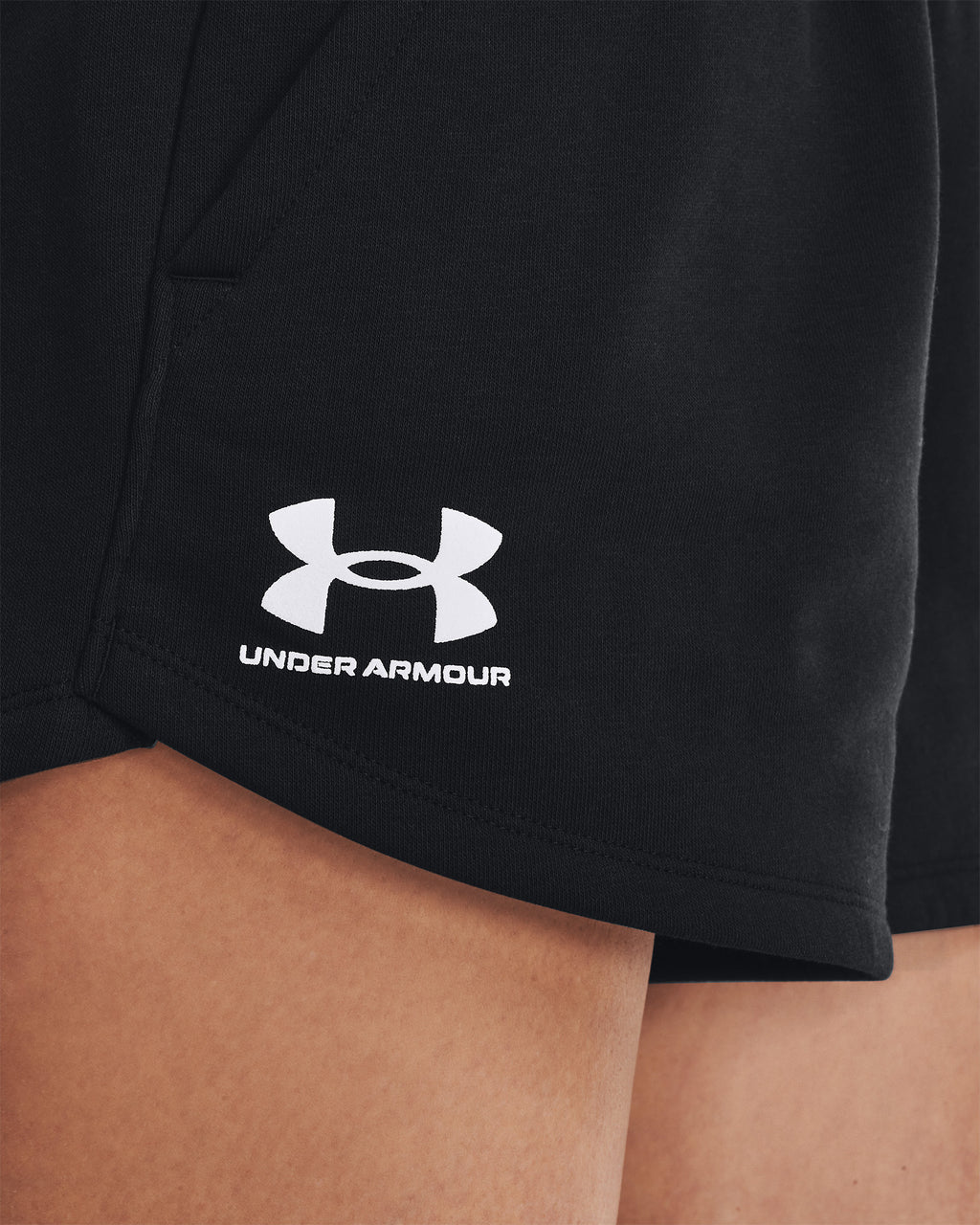 Rival Fleece short