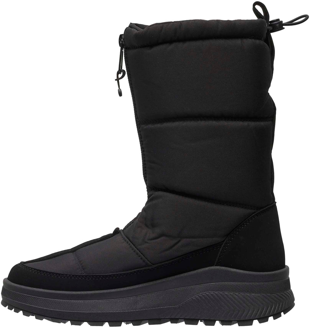 An 8772 snowboots