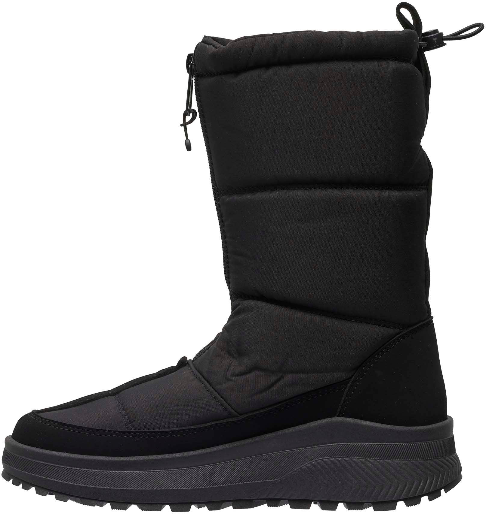 An 8772 snowboots