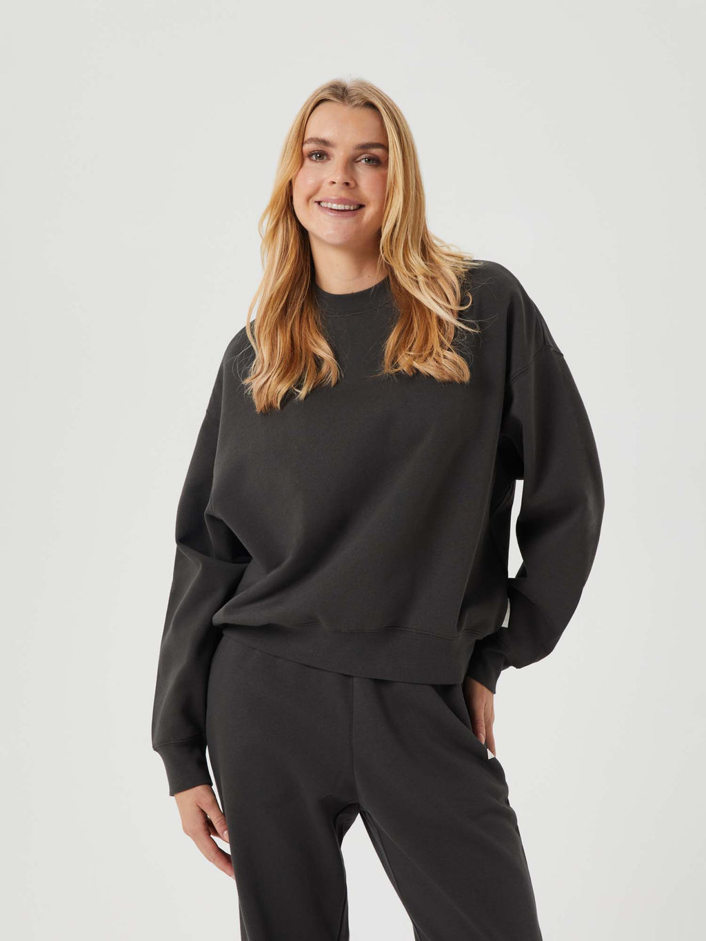 Studio Oversized Crew sweater