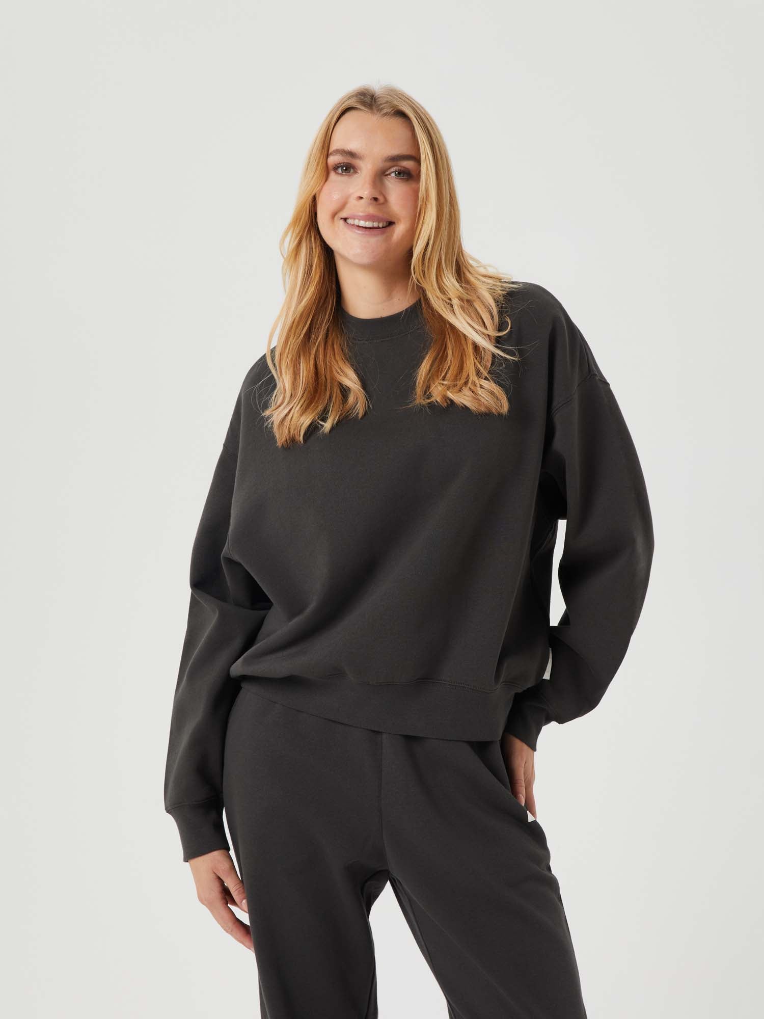 Studio Oversized Crew sweater