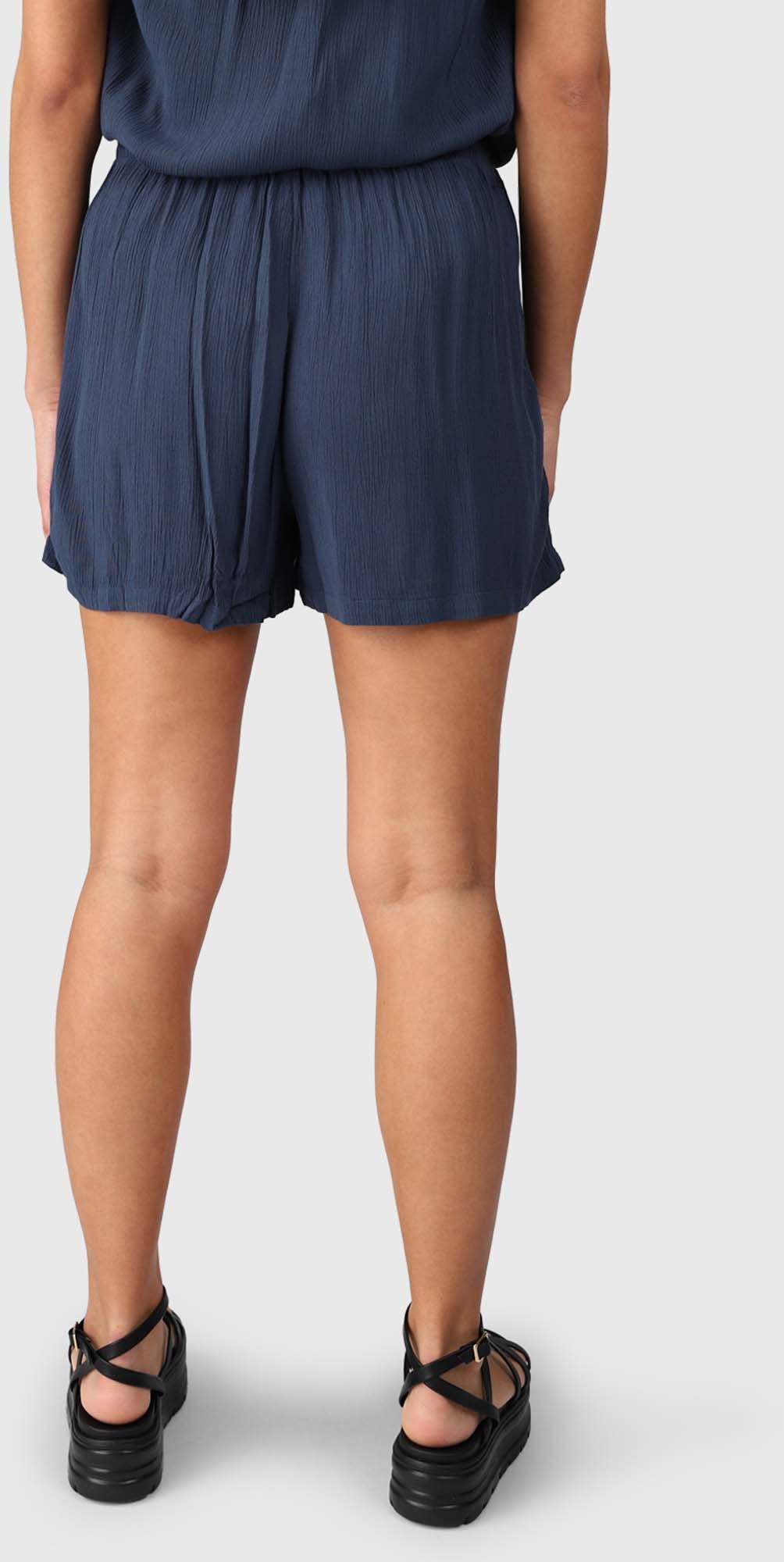 Essia short