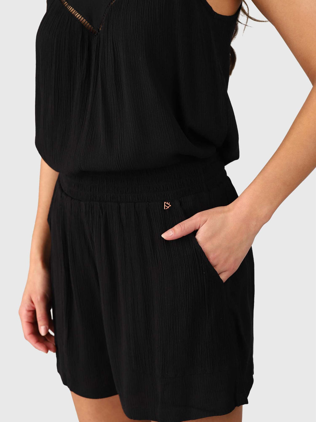 Essia short
