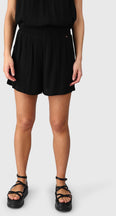 Essia short