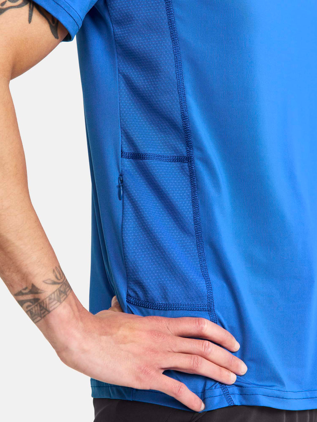 Adv Essence t-shirt