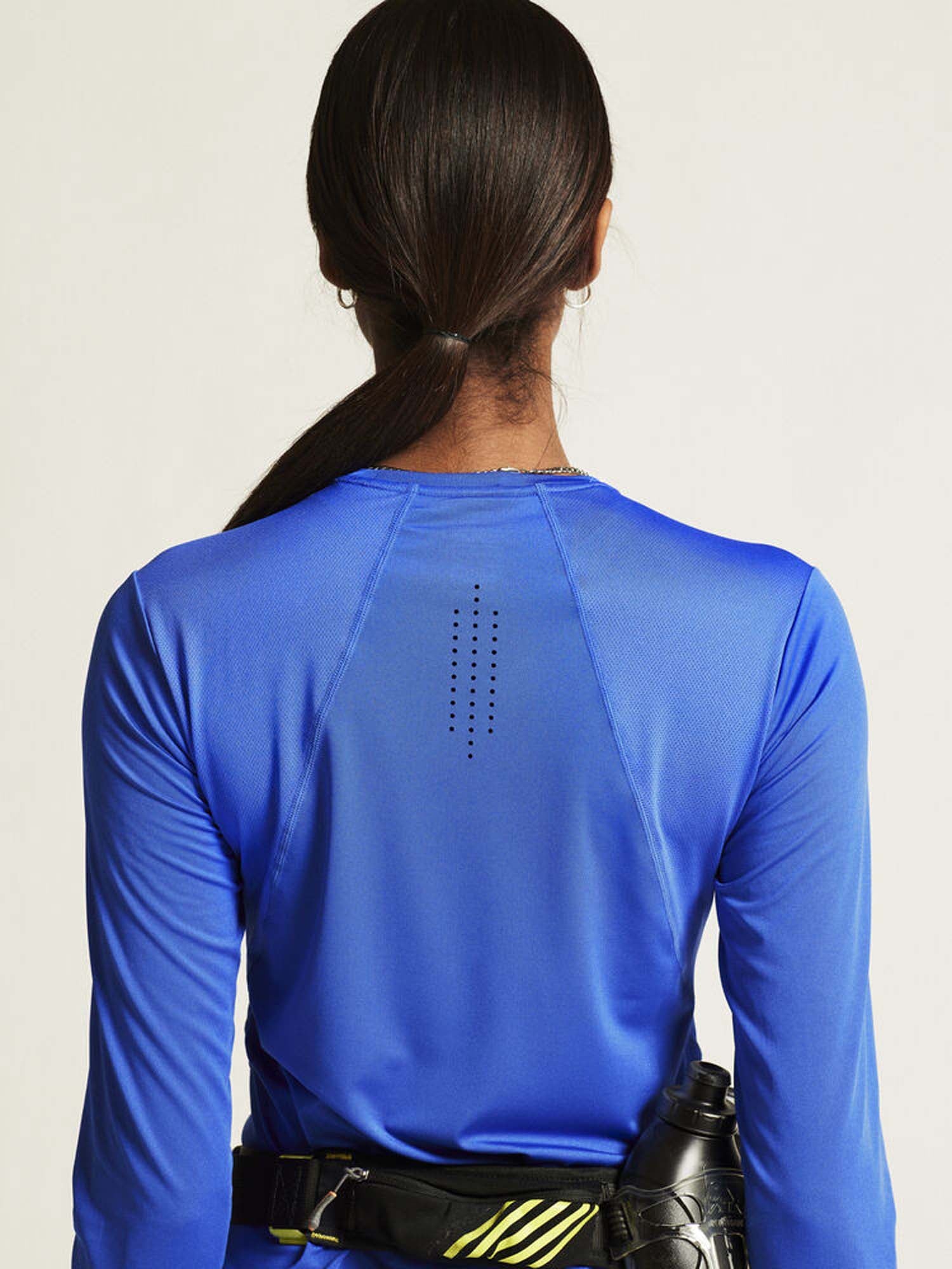 Adv Essence longsleeve