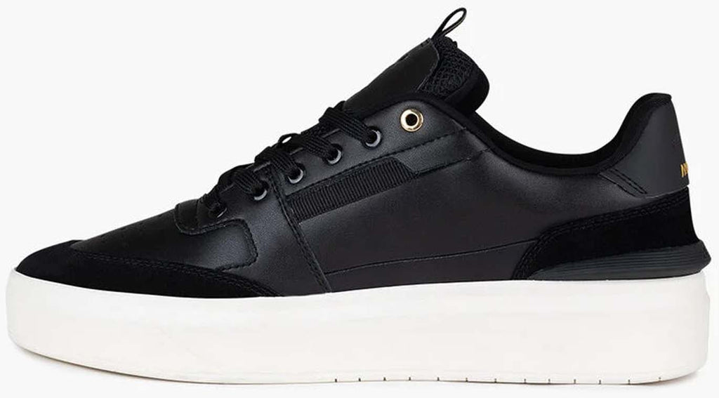 Endorsed Tennis sneakers