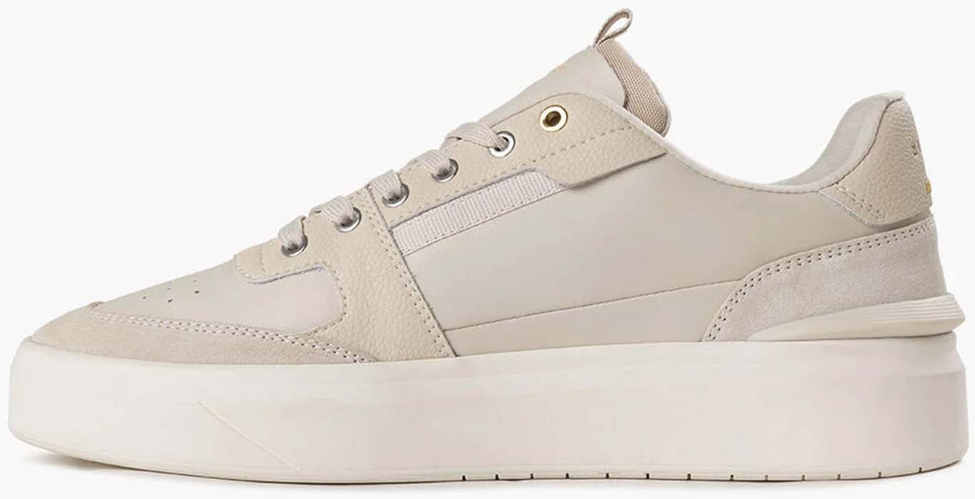 Endorsed Tennis sneakers