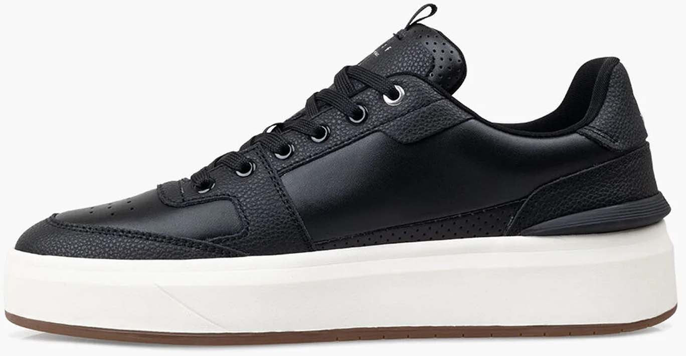 Endorsed Tennis sneakers