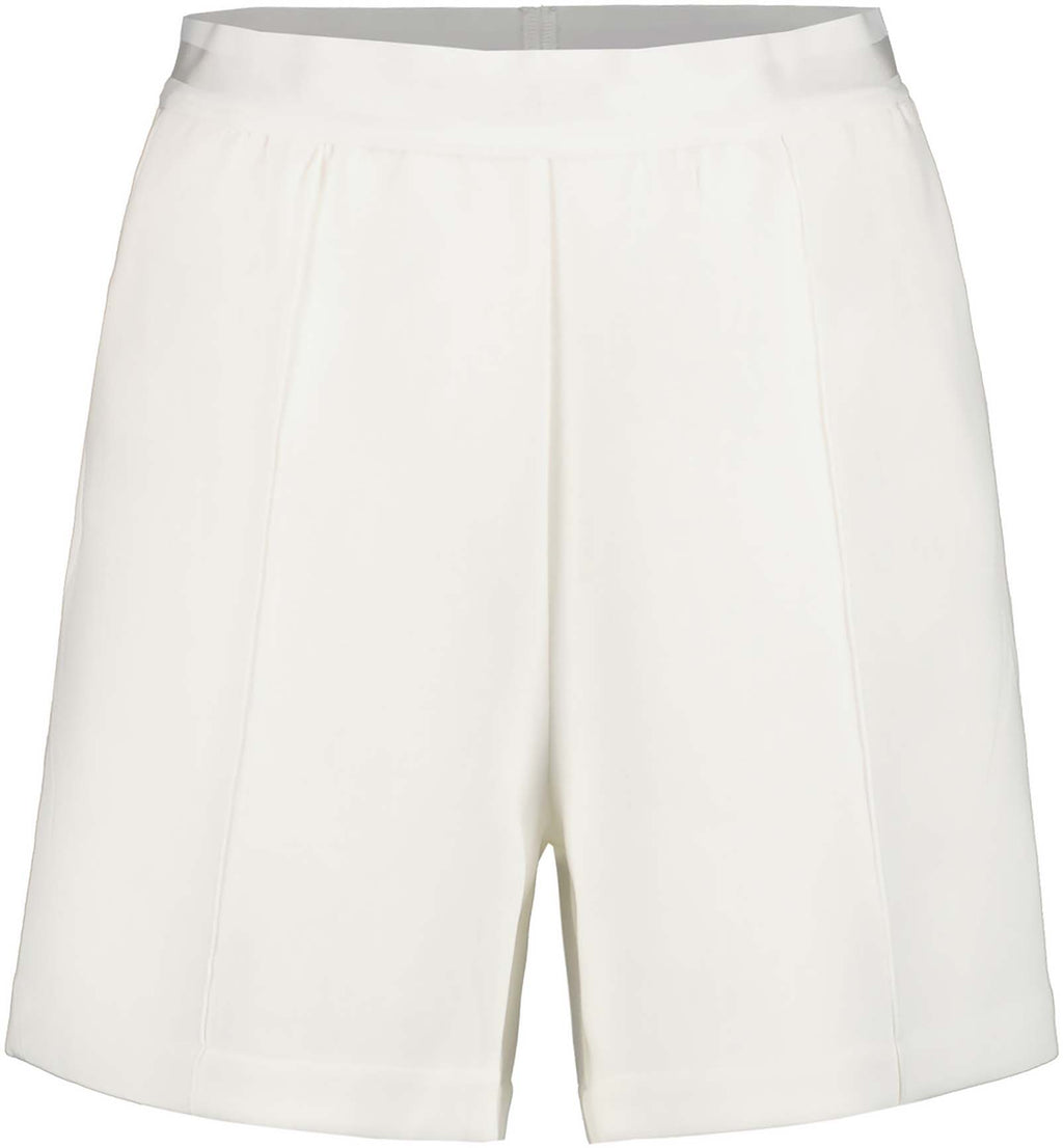 Huhtaa short