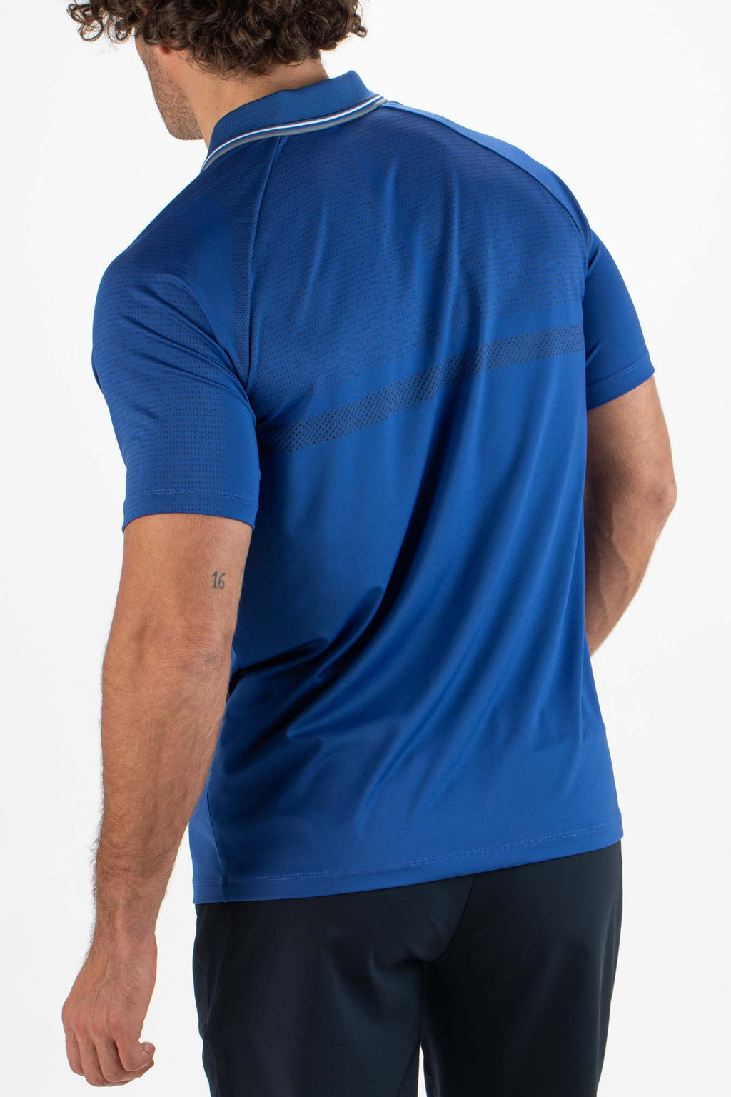 Javino tennispolo