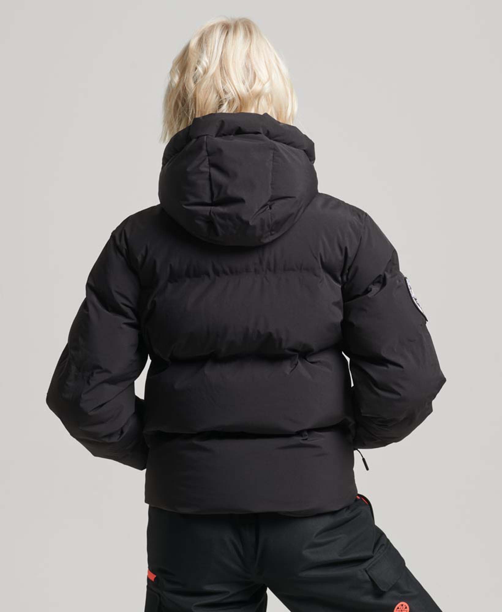 Boxy puffer skijas