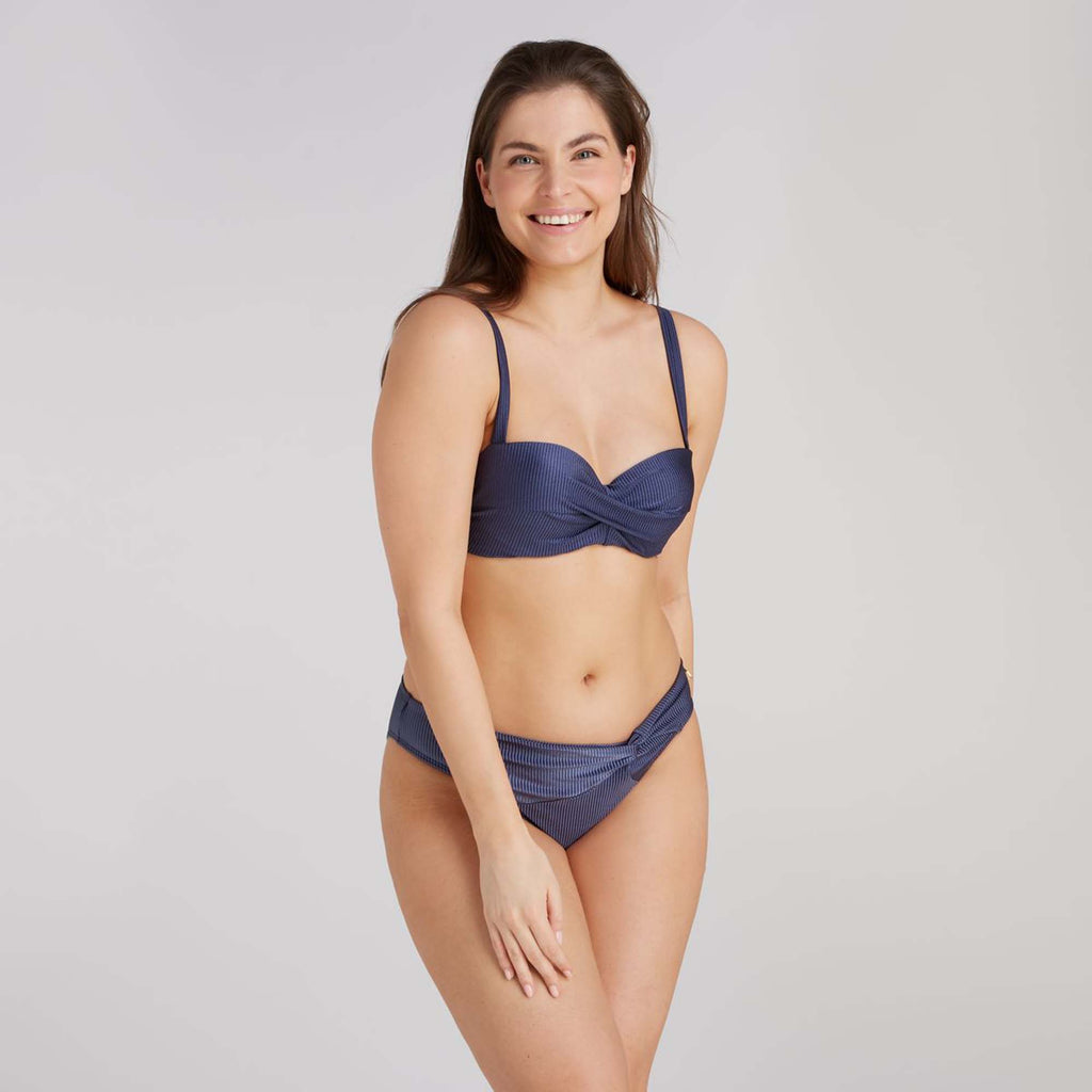 Padded Wired Twisted bikinitop